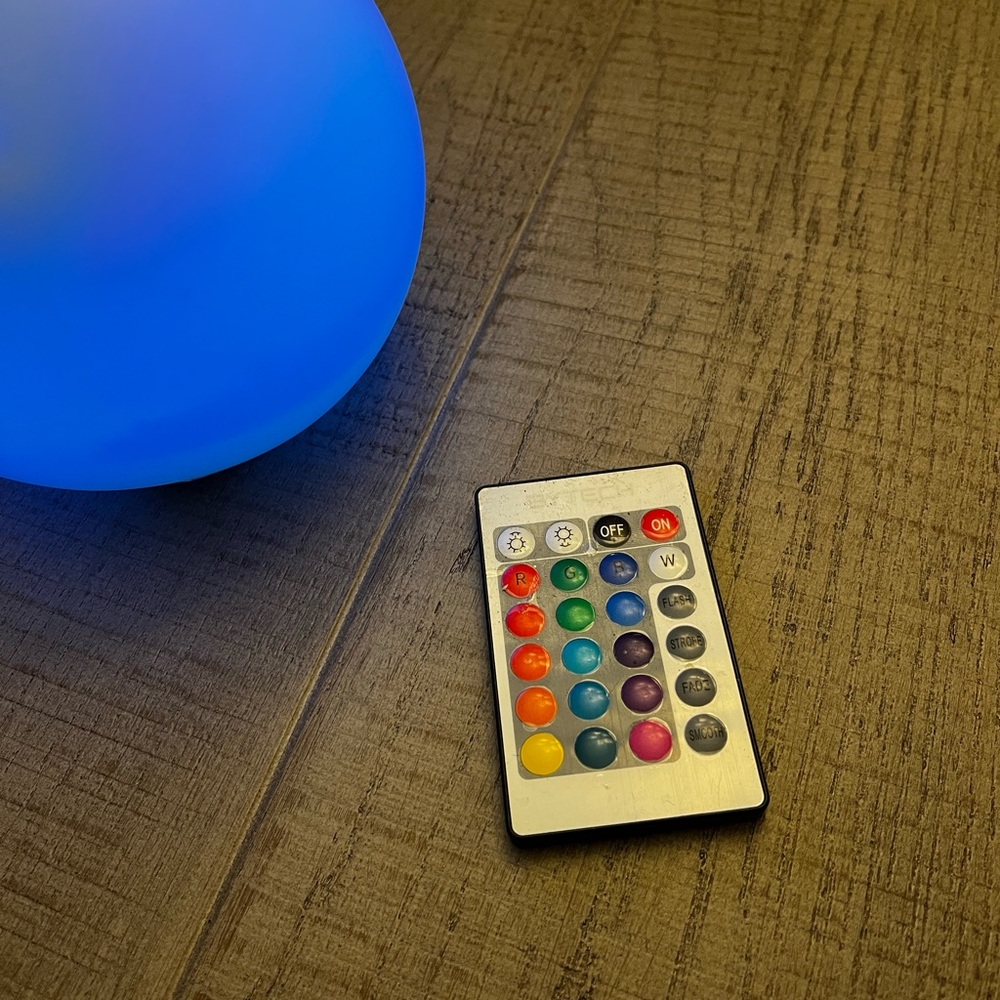 LED Color-Changing Light - Picture 3 of 5